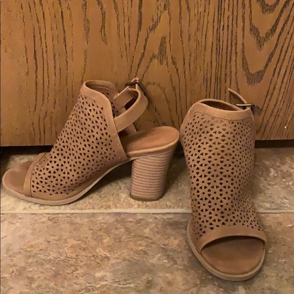 Tan Peep-Toe Chunk Heels